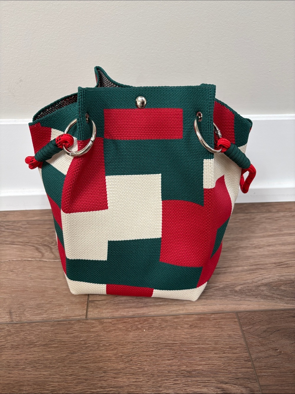 Woven Red, Ivory & Green Geometric Bucket Tote Bag NWOT Artist Kitsch Unique